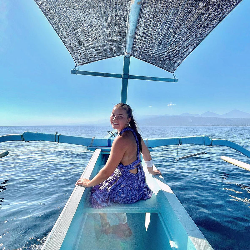 Lovina Dolphin Chasing & Snorkeling(Minimum order for two people)