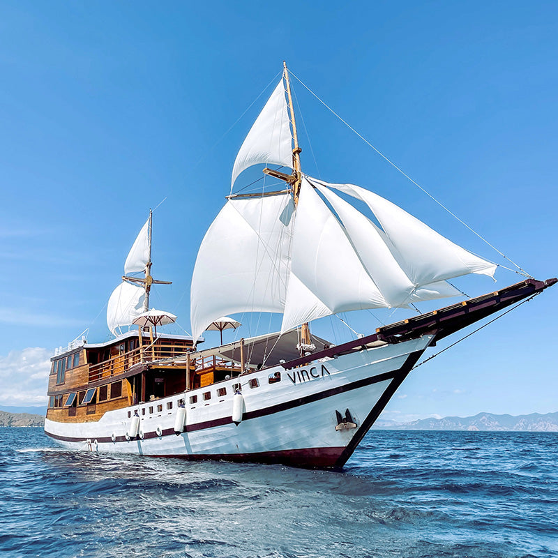 3Days2ningts  Liveaboards in Komodo